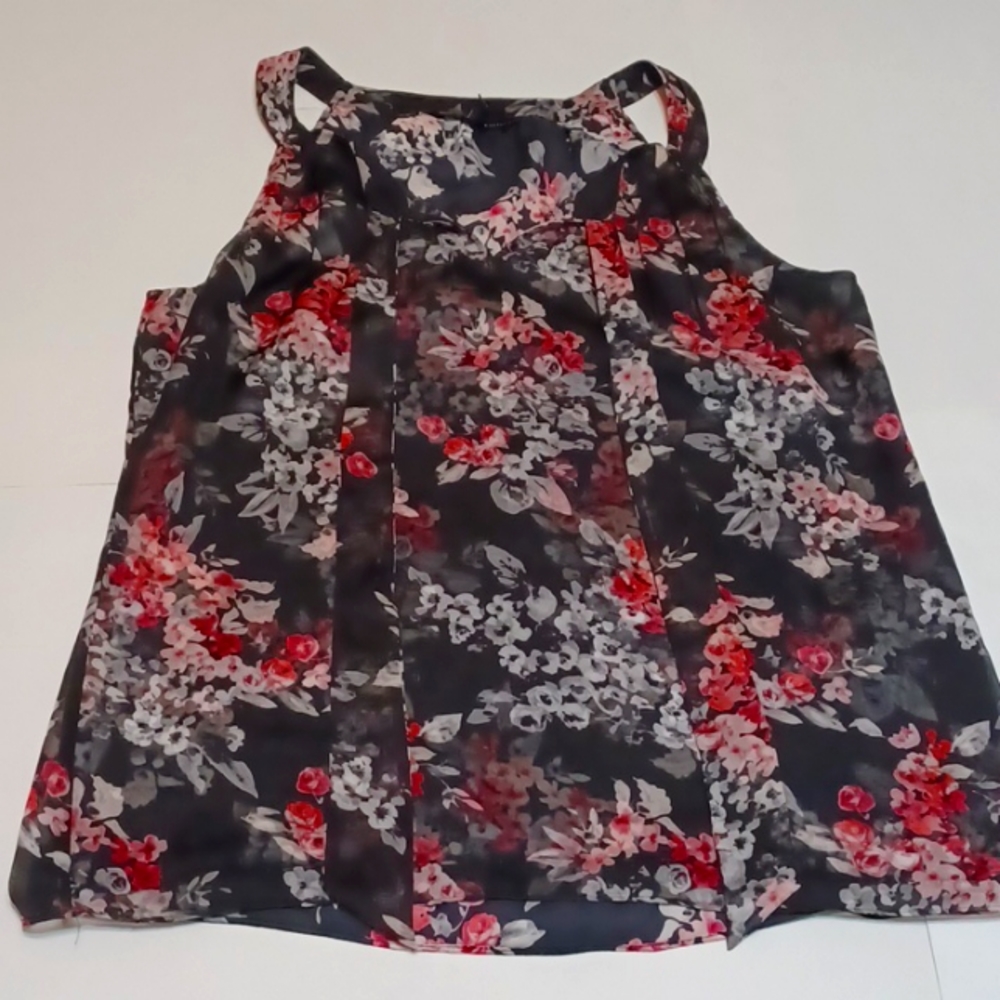 COPY - White House Black Market top